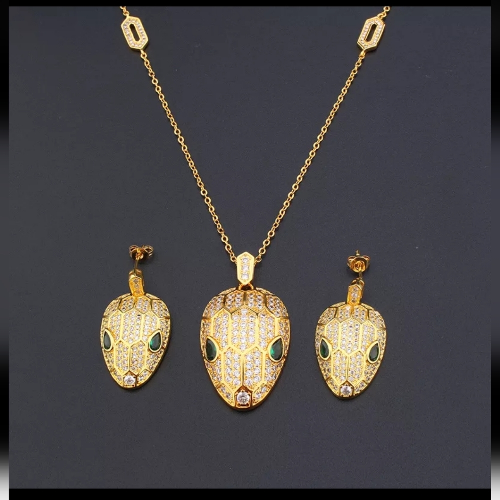 Luxury Set Snake Design.